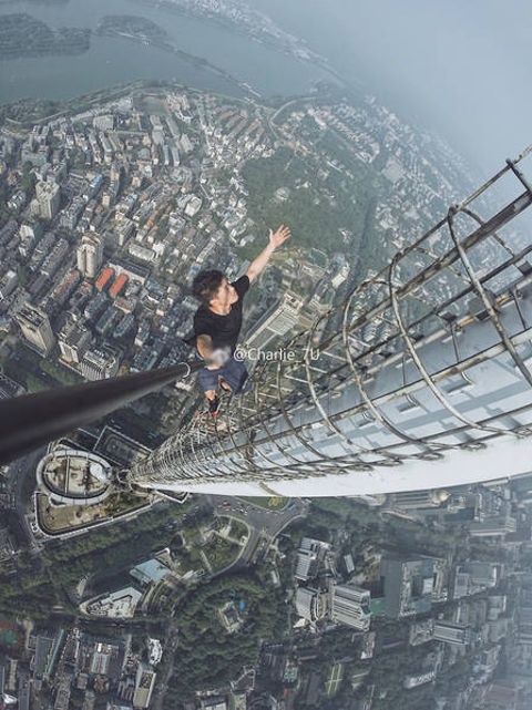 chụp selfie trên tháp cao 450 m ảnh 4 chup selfie tren thap cao 450 m anh 4