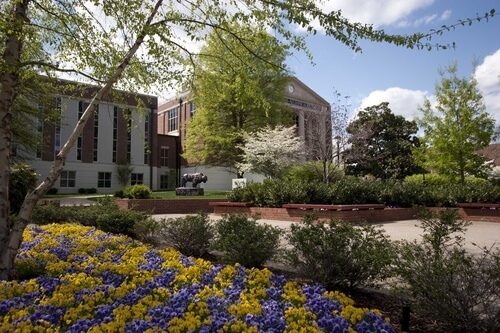 truong su pham tot nhat o My anh 9