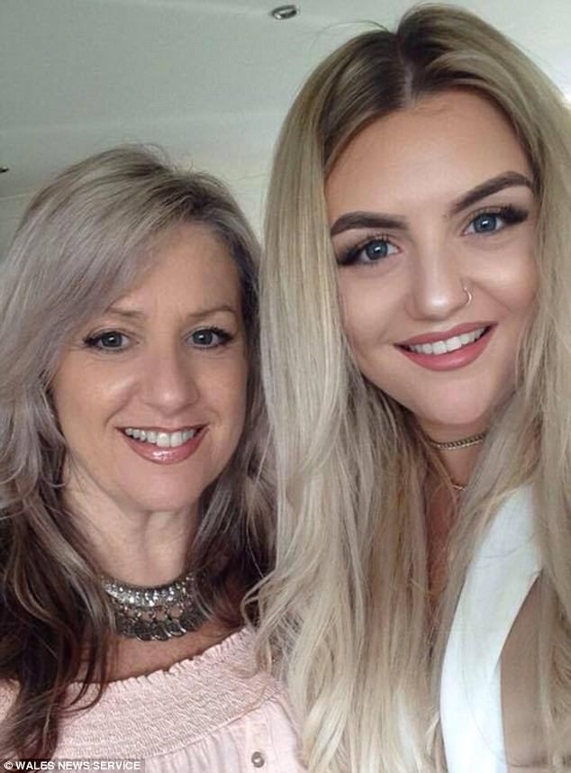 hai me con tot nghiep cung ngay anh 6