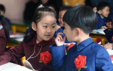 Quoc gia bi an nhat the gioi to chuc khai giang nhu the nao? hinh anh