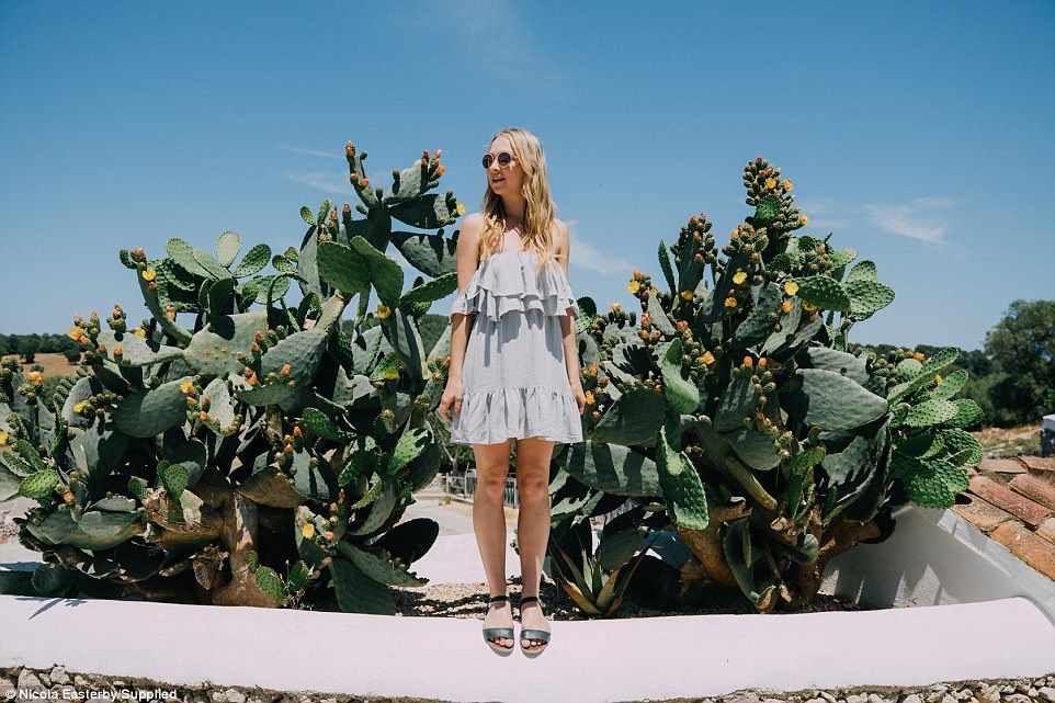 9X kiem bon tien nho di du lich khap the gian anh 9