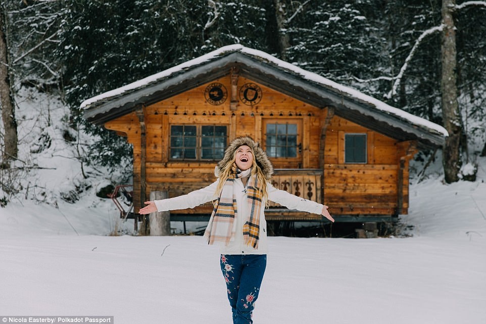 9X kiem bon tien nho di du lich khap the gian anh 10