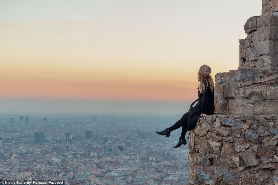 9X kiem bon tien nho di du lich khap the gian anh 12