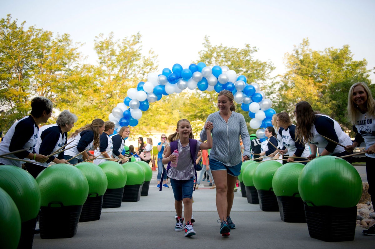 khai giang tren the gioi anh 3