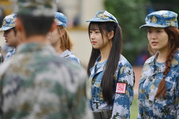 nu sinh Trung Quoc tap quan su anh 3