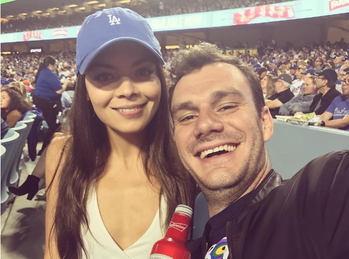 Nguoi thua ke Playboy Cooper dinh hon voi nu dien vien hinh anh