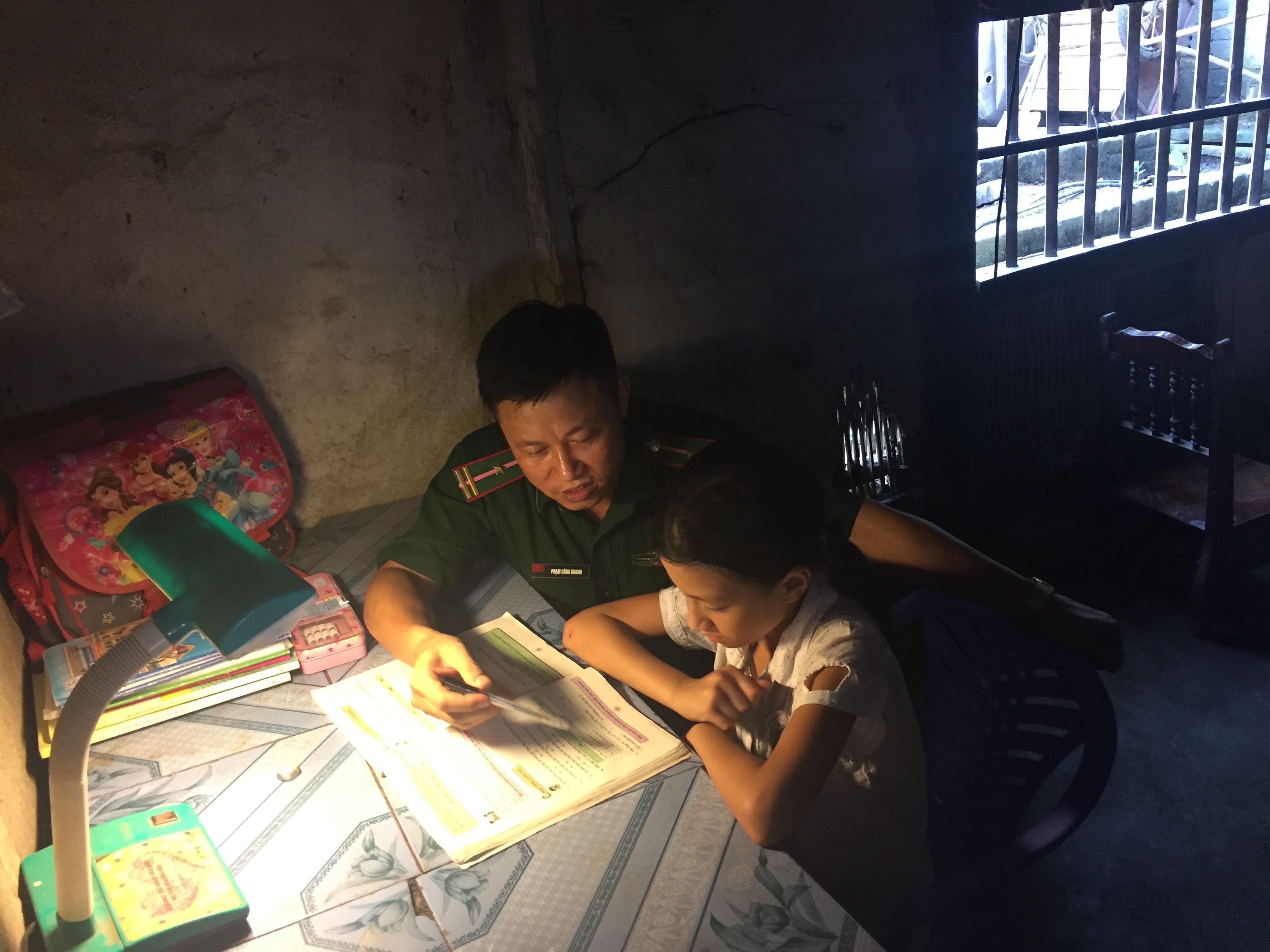 nu sinh vung cao anh 1