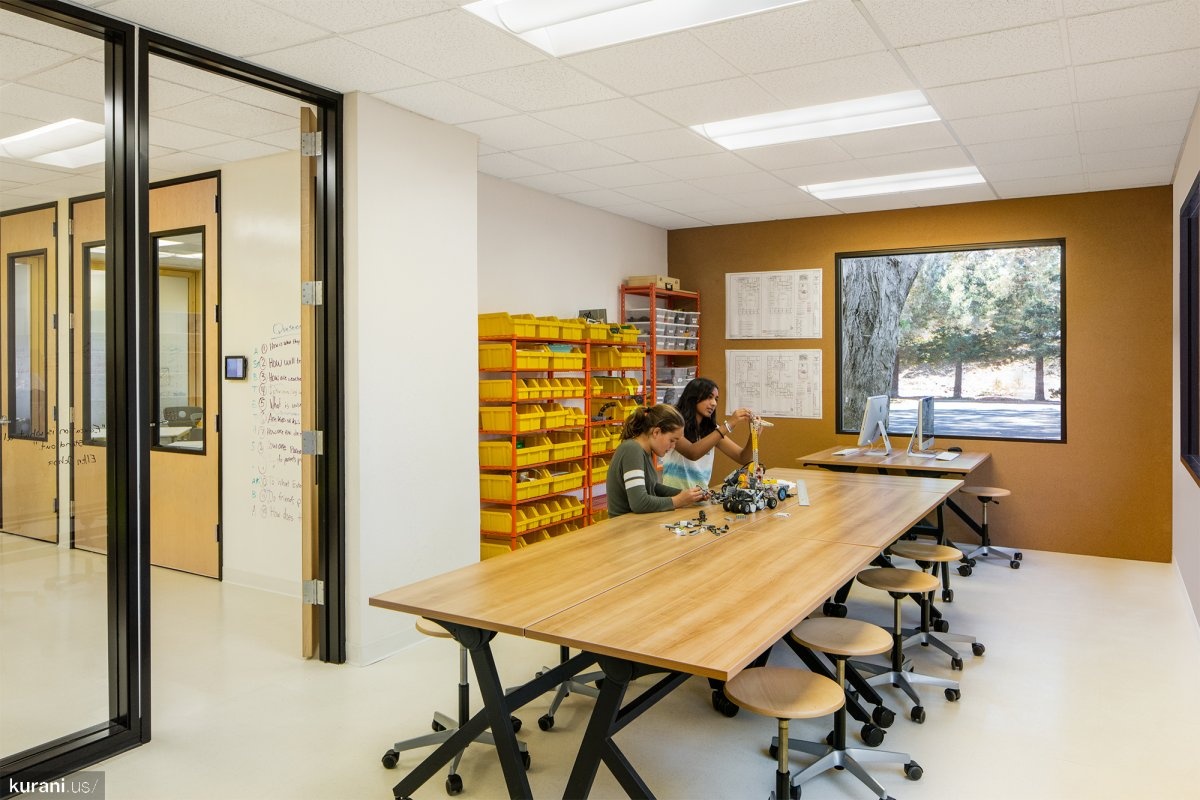 truong khong chia lop hoc theo nhom tuoi anh 9