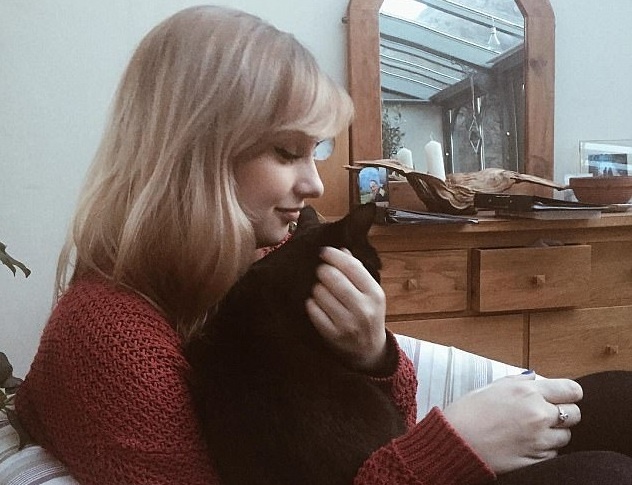 Khac voi tuong tuong, 9X bi ghet bo vi qua giong Taylor Swift hinh anh