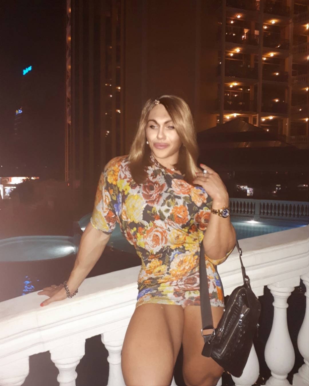 co gai Nga co co bap nhu luc si anh 3