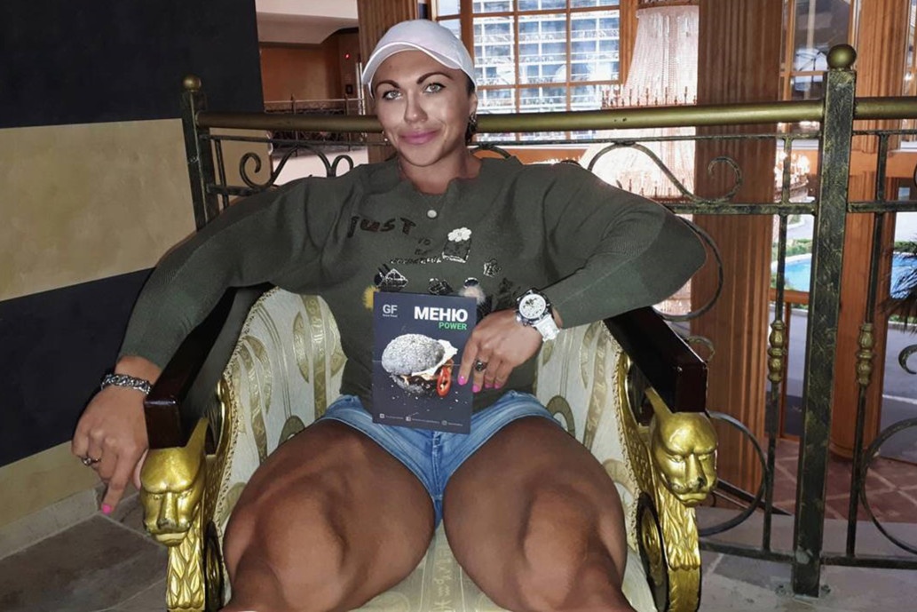 co gai Nga co co bap nhu luc si anh 2