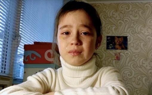 'Anh hung ban phim' da huy hoai cac vlogger nhi tren the gioi ra sao? hinh anh