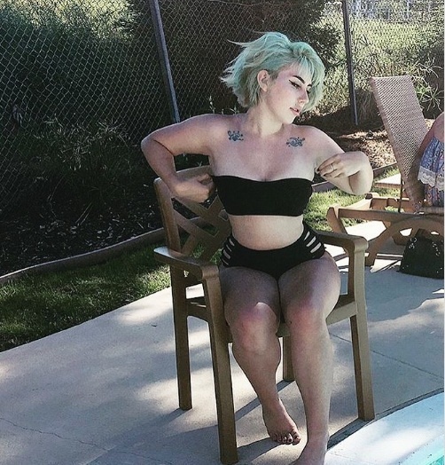 Co gai giong Lady Gaga anh 4