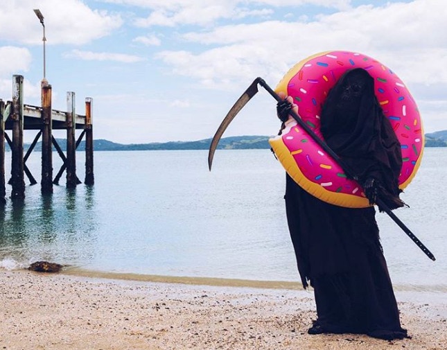 than chet song ao anh 2