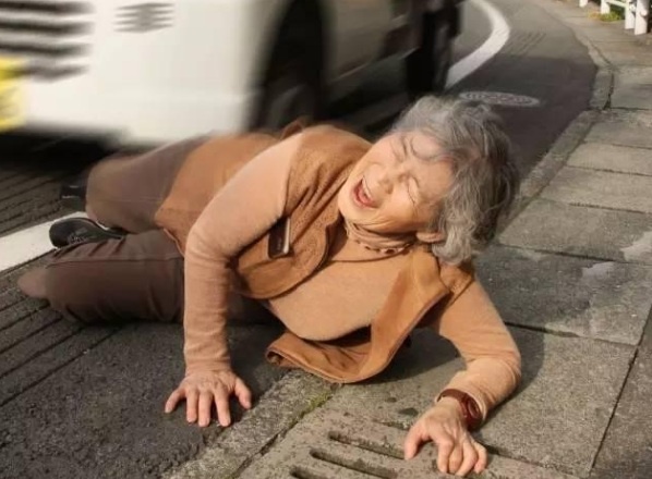 'Thanh photoshop' 89 tuoi chup anh dien sau hon gioi tre hinh anh