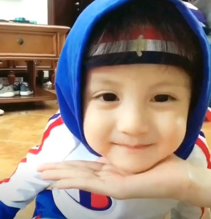 trào lưu đặt cằm lên tay ảnh 2 trao luu dat cam len tay anh 2