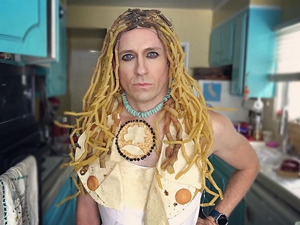 ‘Thanh cosplay’ tu dong nat noi nhu con tren Instagram hinh anh