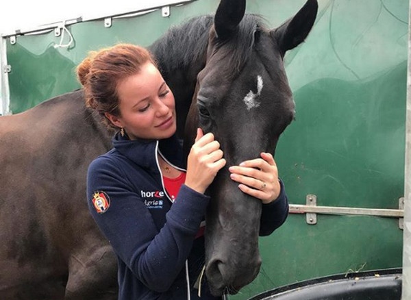 Can canh nhan sac cua nu ty phu tre nhat the gioi hinh anh