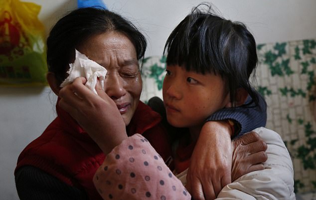 Co be 14 tuoi mac ung thu: 'Bo me hay de con di, dung chua benh nua' hinh anh