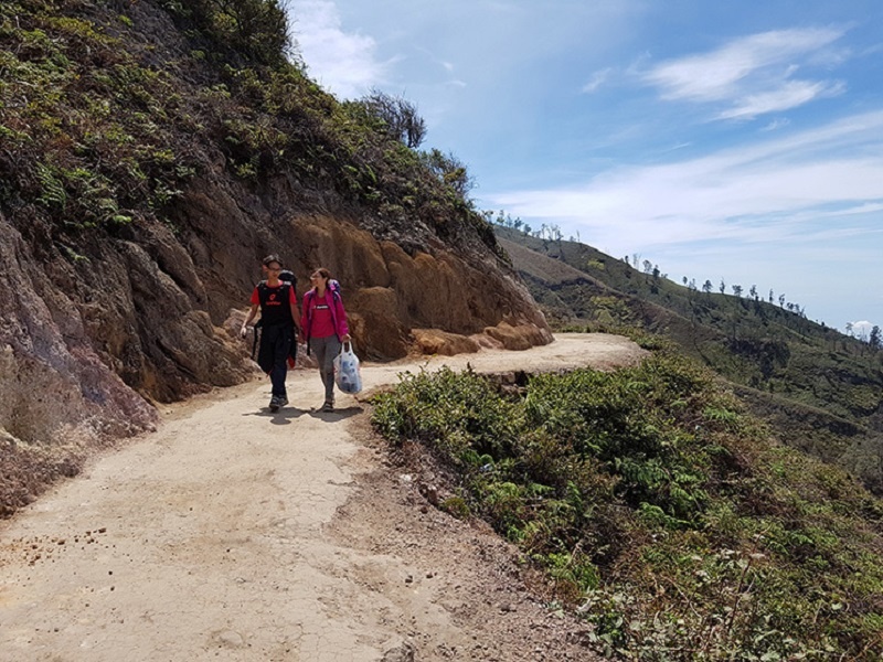 chup anh cuoi ben nui lua anh 4