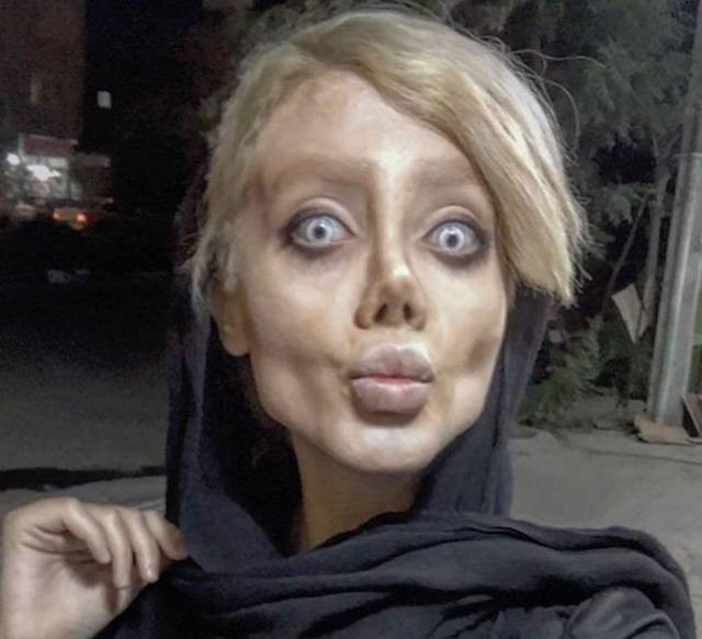 cô gái xác sống giống Angelina Jolie ảnh 3 co gai xac song giong Angelina Jolie anh 3