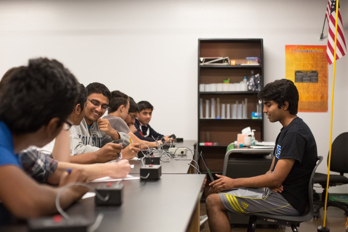 Truong trung hoc cong tot nhat o My anh 15