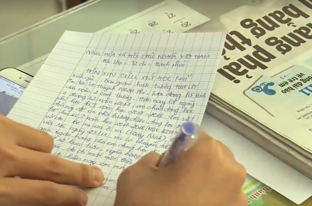 cấm thi vì nộp học phí trễ ảnh 1 cam thi vi nop hoc phi tre anh 1