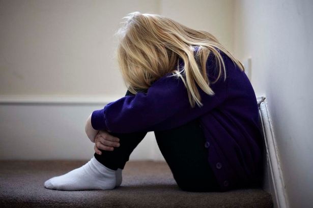 Con ac mong cua hoc sinh bi nhot trong 'phong thu gian' tai truong My hinh anh