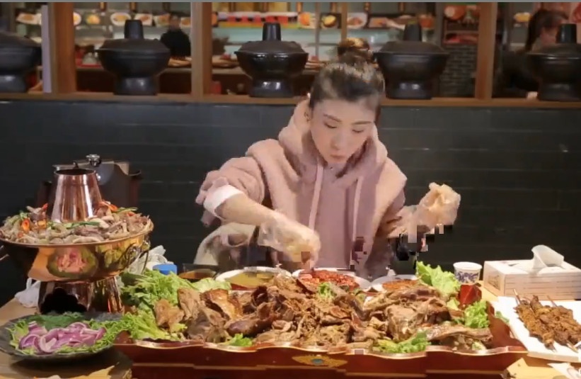 co gai an het con cuu 15 kg anh 2