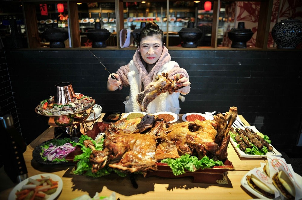 co gai an het con cuu 15 kg anh 1