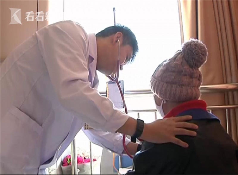 co gai thoi thop vi cha ruot khong hien tuy anh 1