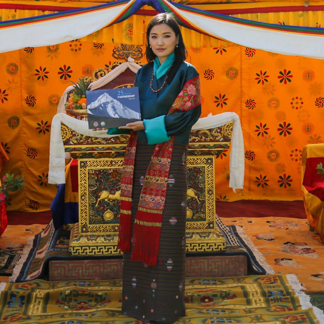 hoang hau tre nhat the gioi anh 8