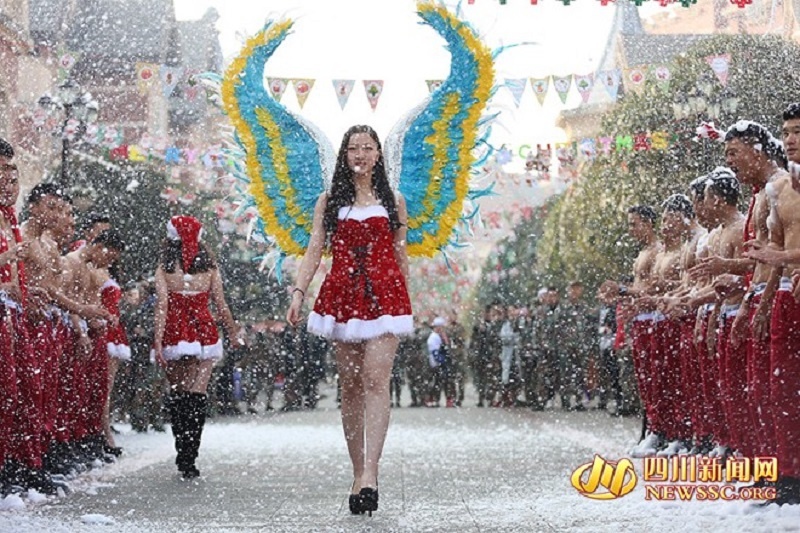 Show dien Giang sinh phong cach Victoria's Secret anh 5