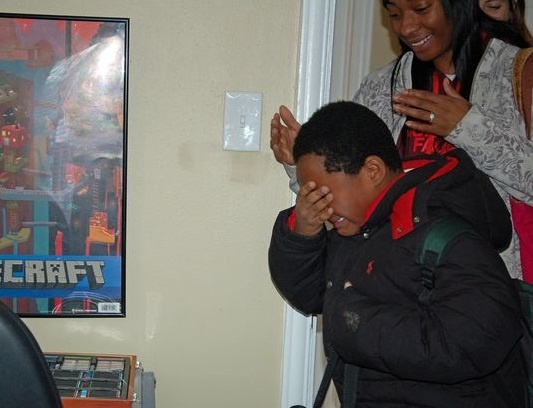 Daeyrs va me xuc dong khi thay ngoi nha moi hinh anh