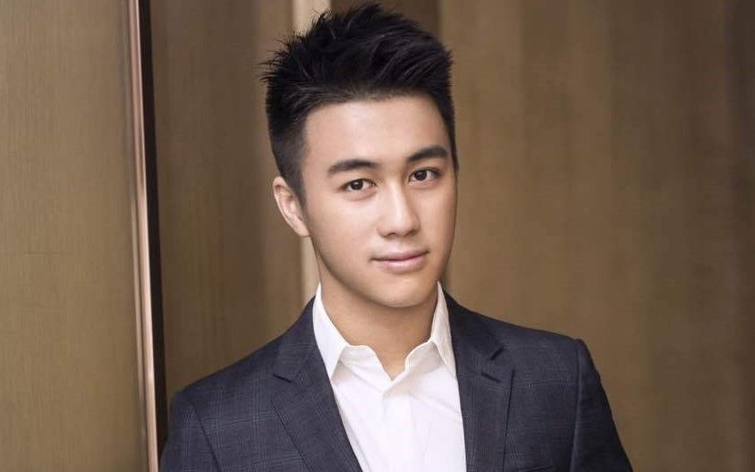 Con trai vua song bac Macau: Dep trai, gioi Toan hinh anh