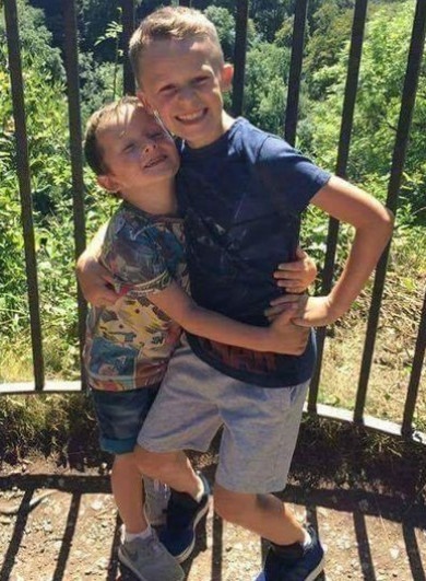 cậu bé ung thư chiến đấu từng ngày chờ em chào đời ảnh 5 cau be ung thu chien dau tung ngay cho em chao doi anh 5