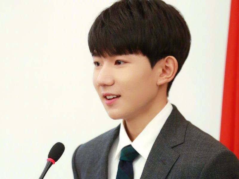 Vuong Nguyen doc dien van tai dien dan tuoi tre UNESCO New York hinh anh