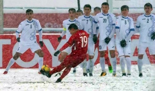 Bai toan goc da phat cua Quang Hai hinh anh