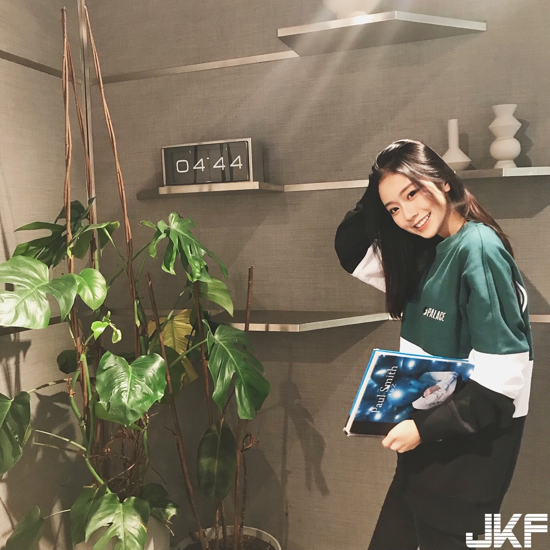 tieu thu nha giau xinh dep dang chuan anh 1