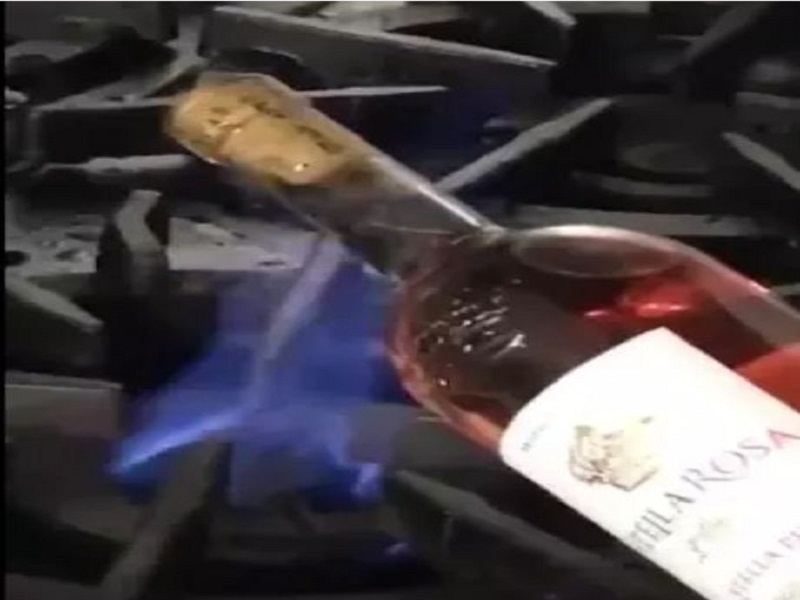 Pha mo nut chai ruou suyt gay chet nguoi hinh anh