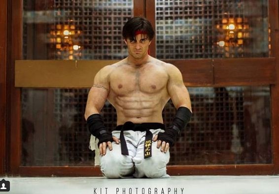 chang trai cosplay thuy thu mat trang anh 4