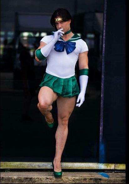 chang trai cosplay thuy thu mat trang anh 6