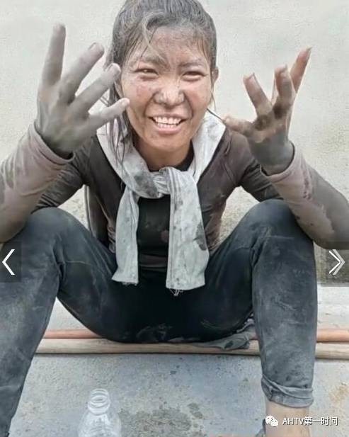 cô gái mỗi ngày vác 20 tấn xi măng ảnh 3 co gai moi ngay vac 20 tan xi mang anh 3