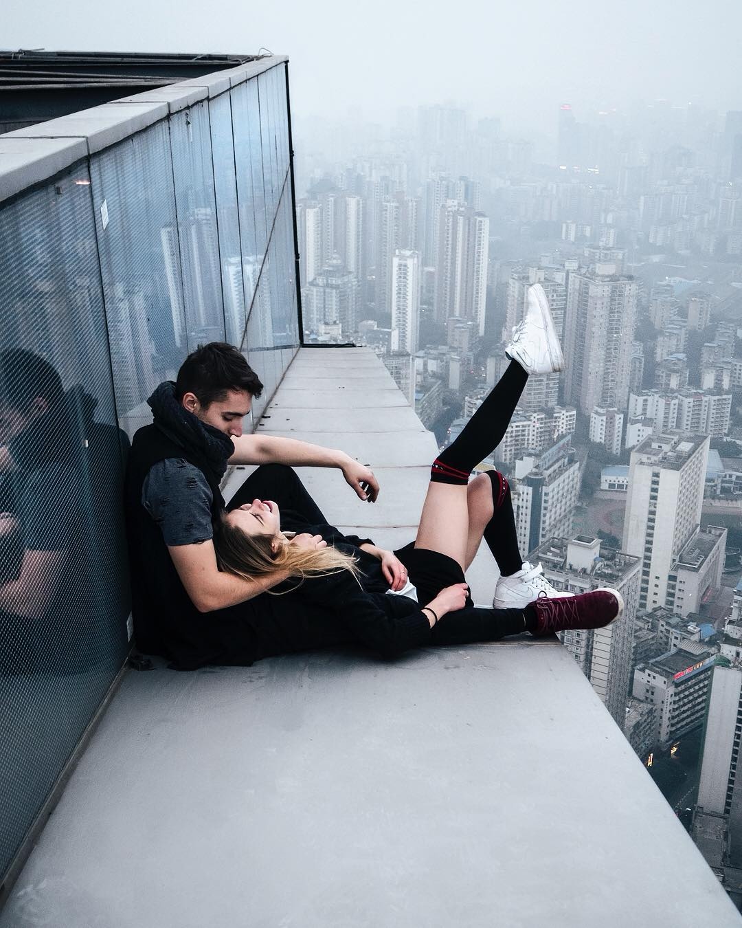 thử thách nóc nhà chọc trời rooftopping ảnh 5 thu thach noc nha choc troi rooftopping anh 5