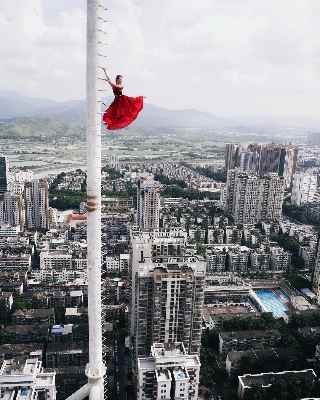thử thách nóc nhà chọc trời rooftopping ảnh 8 thu thach noc nha choc troi rooftopping anh 8