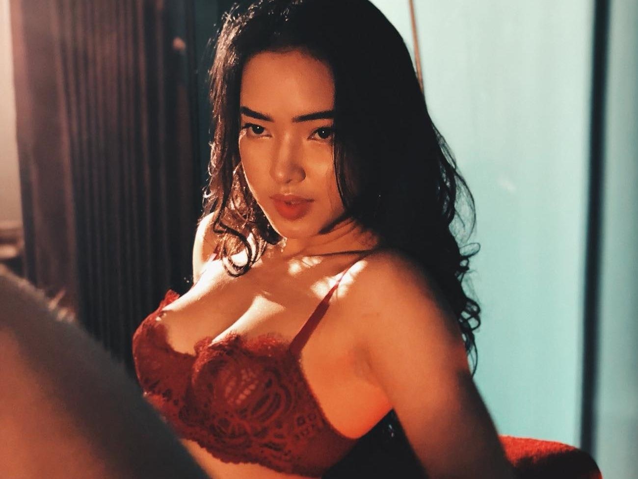 Hot girl Viet nao co vong mot nay no bat thuong? hinh anh