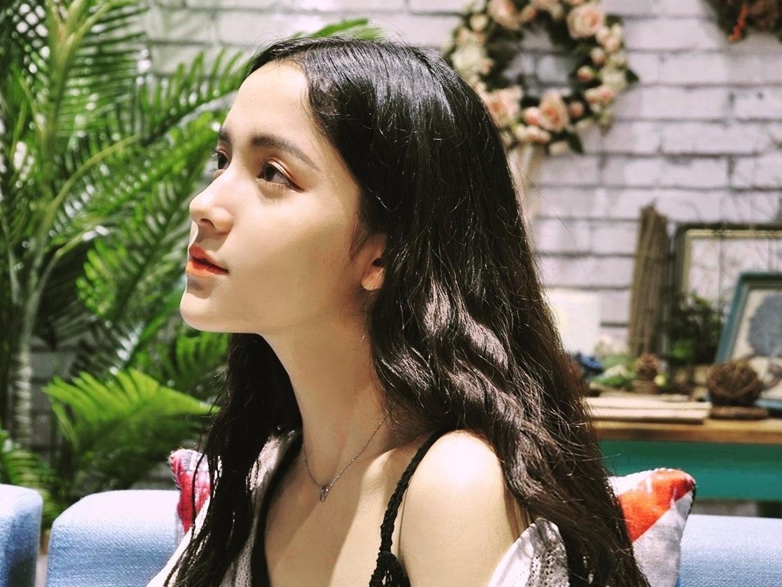 Co gai 17 tuoi duoc khen xinh dep giong Dich Le Nhiet Ba hinh anh