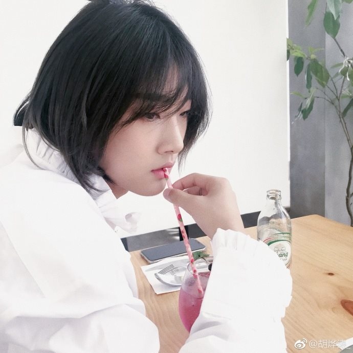 chang trai dep phi gioi tinh anh 1