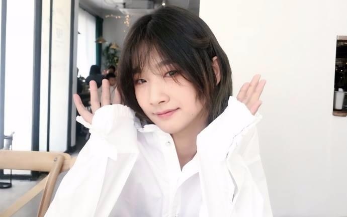 Ve dep phi gioi tinh cua 10X Trung Quoc ban tra sua hinh anh