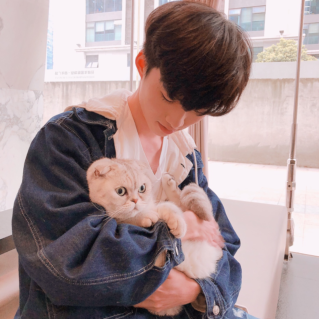 nam đồng nghiệp điển trai của thánh ăn công sở  ảnh 5 nam dong nghiep dien trai cua thanh an cong so anh 5